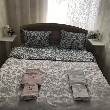 Apartment On Tatarska Street カームヤネツィ・ポジーリシクィイ エクステリア 写真