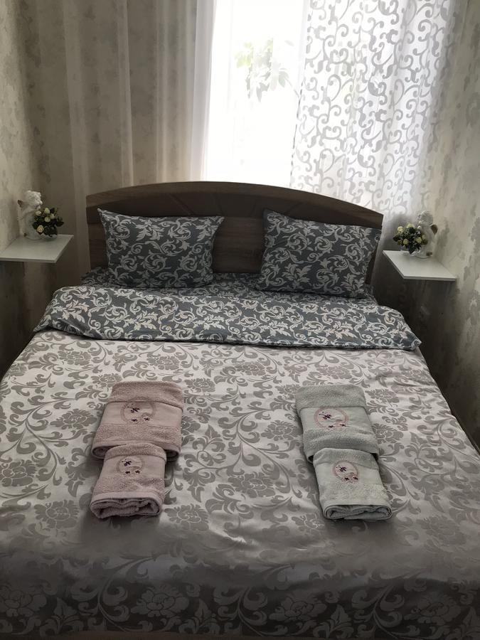 Apartment On Tatarska Street カームヤネツィ・ポジーリシクィイ エクステリア 写真